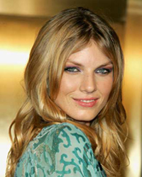  Angela Lindvall 
