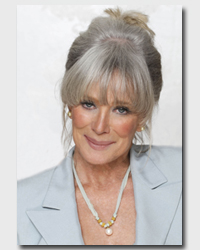  Linda Evans 