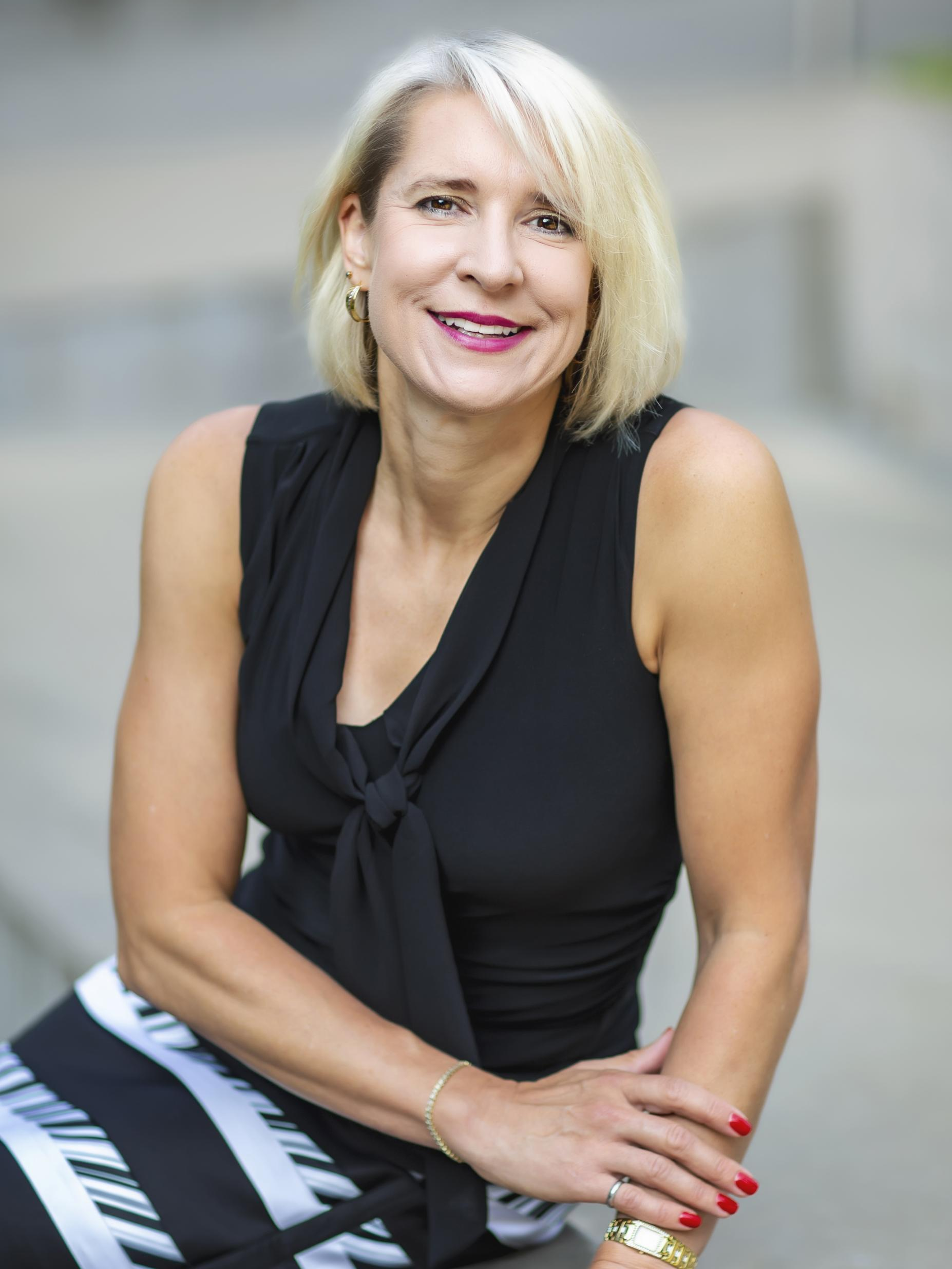 sherrie clark host of courage to be seen podcast radio on transformationtalkradio.com