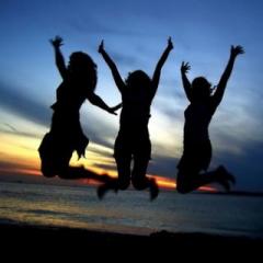 The Dr. Pat Show: Talk Radio to Thrive By!: Good News Segment: Your Health - Insurance & Virtual Dr. Visits, Commuting Safely, & Gen Z Effect Shifts in Higher Education 